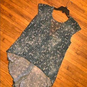 Eyeshadow printed top size med